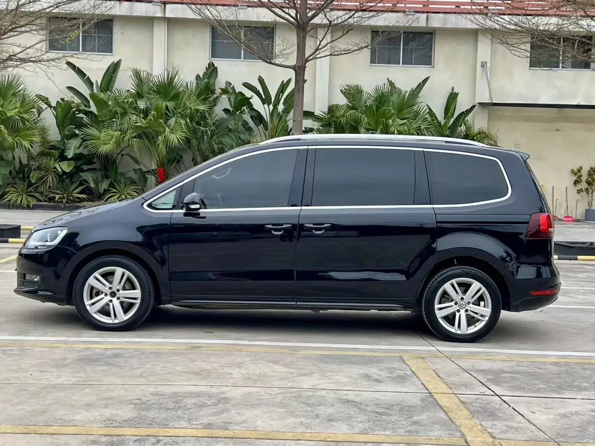 Volkswagen Sharon