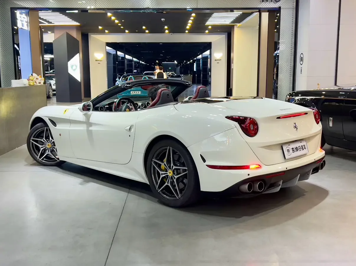 Ferrari California T