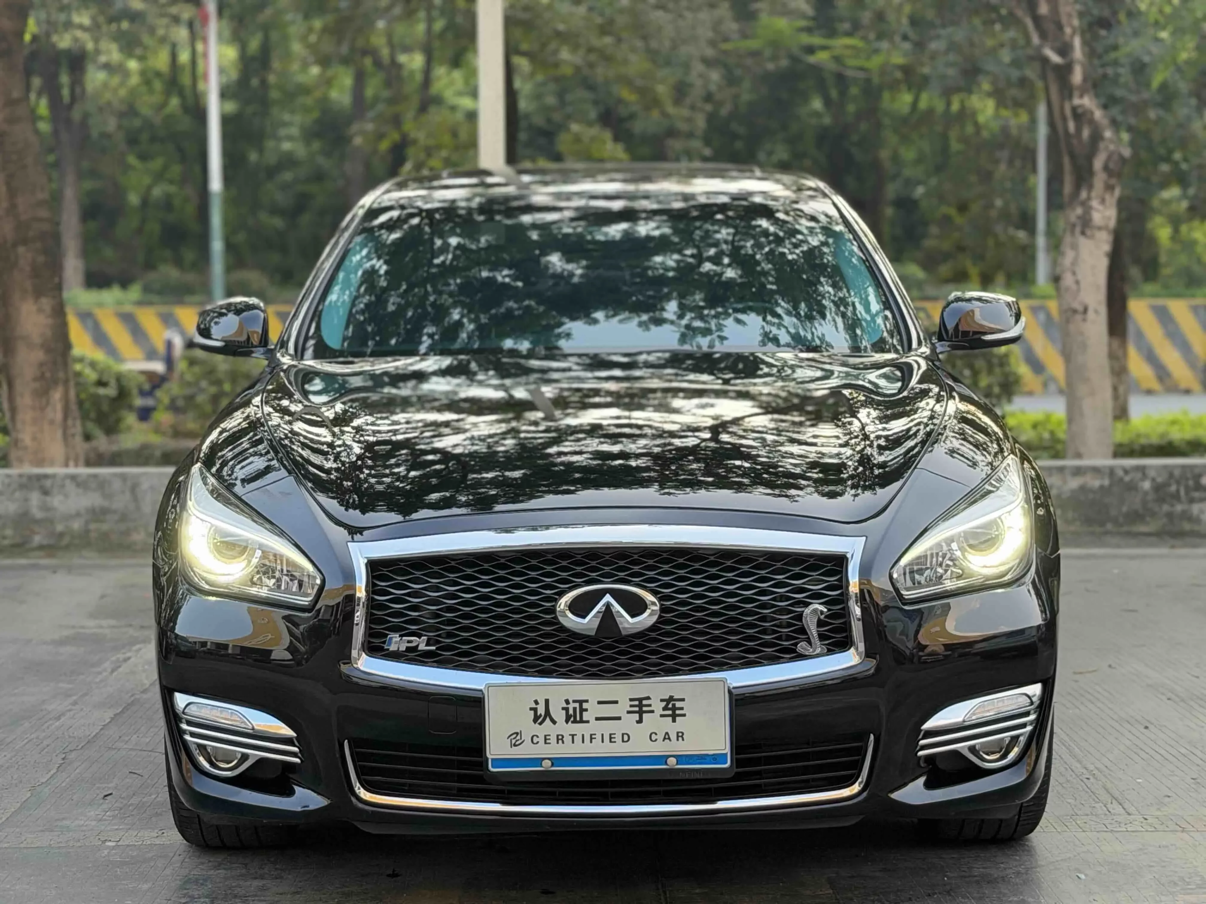 Infiniti Q70