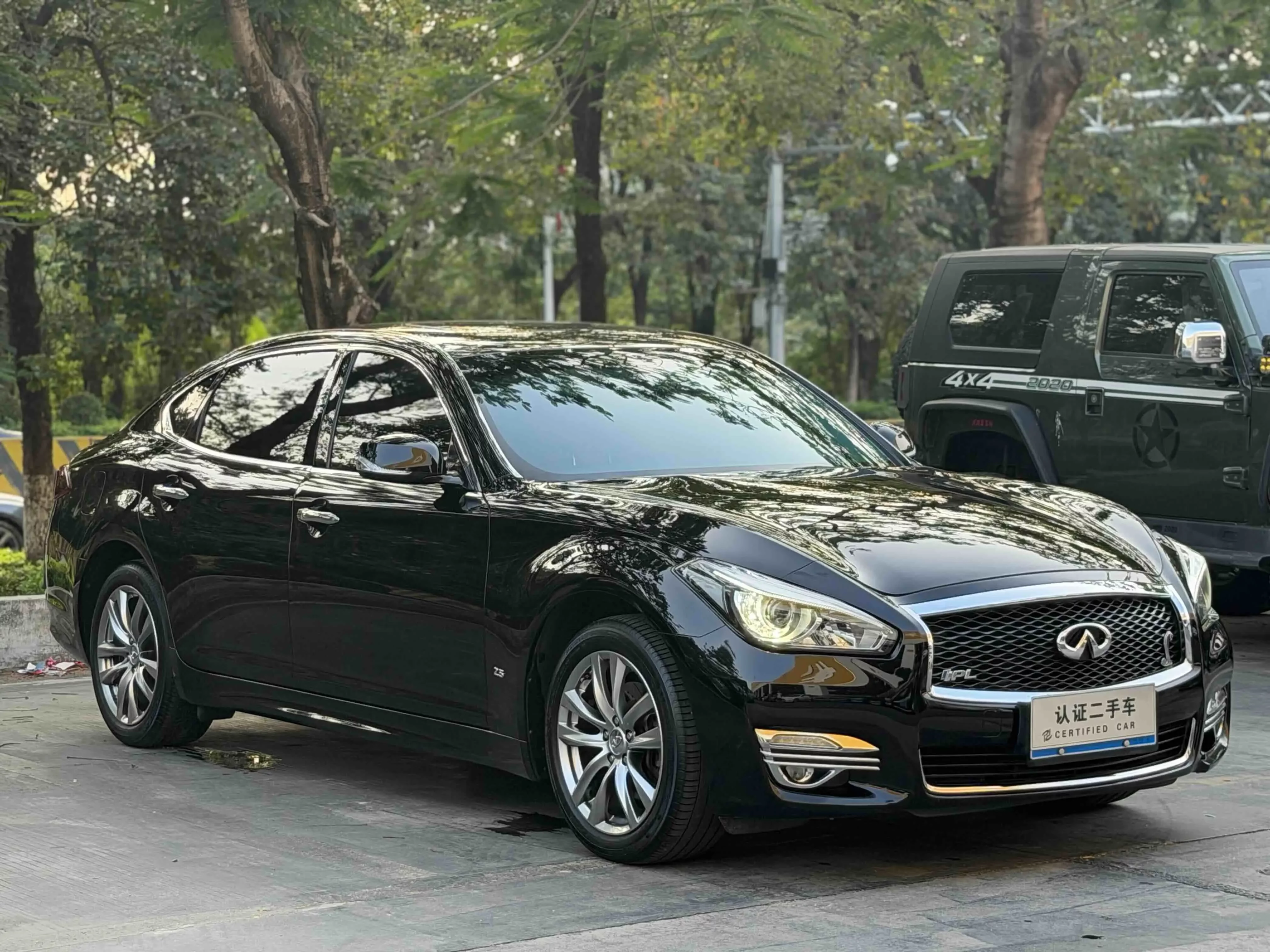 Infiniti Q70