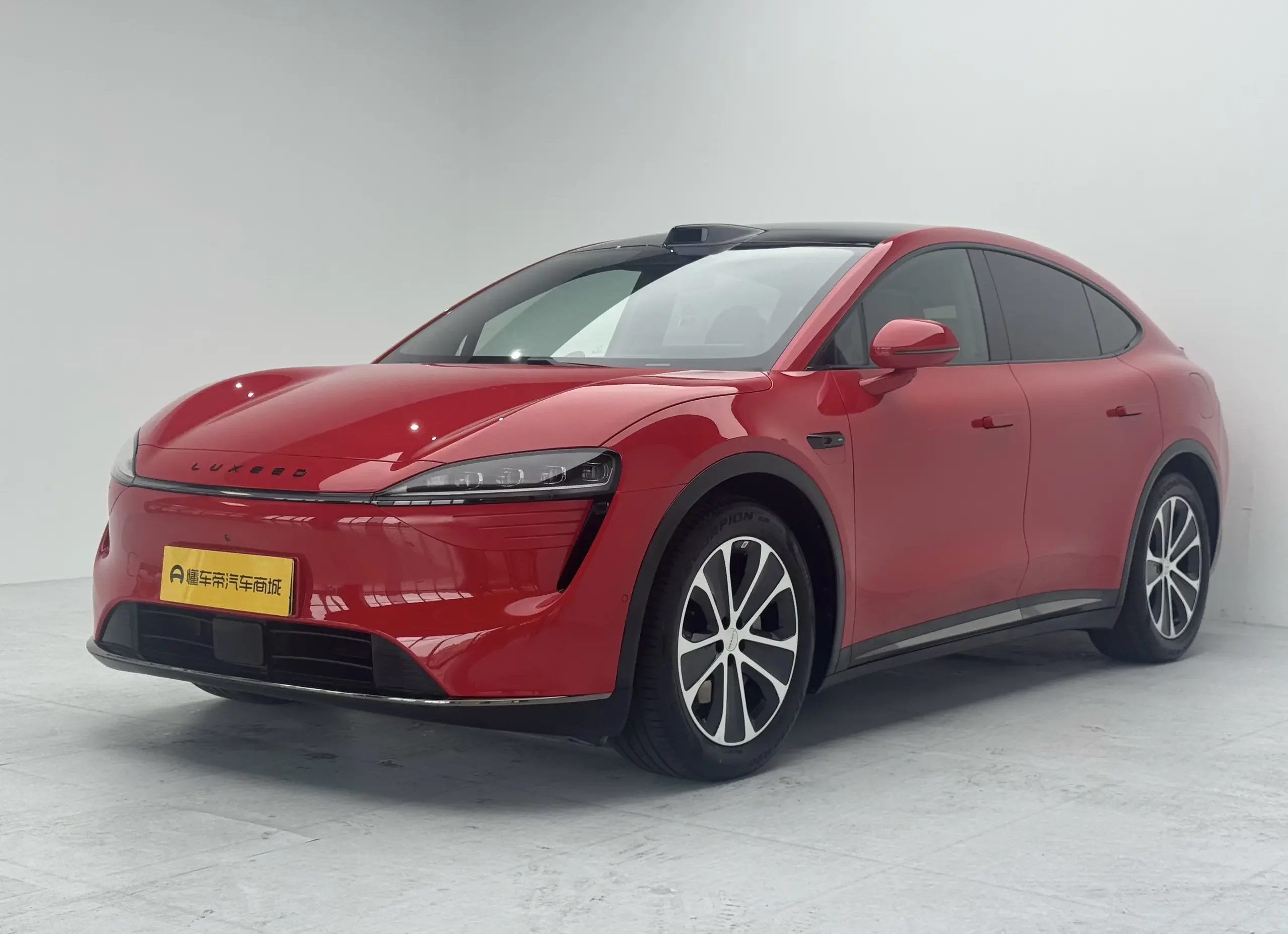 Luxeed Zhijie R7