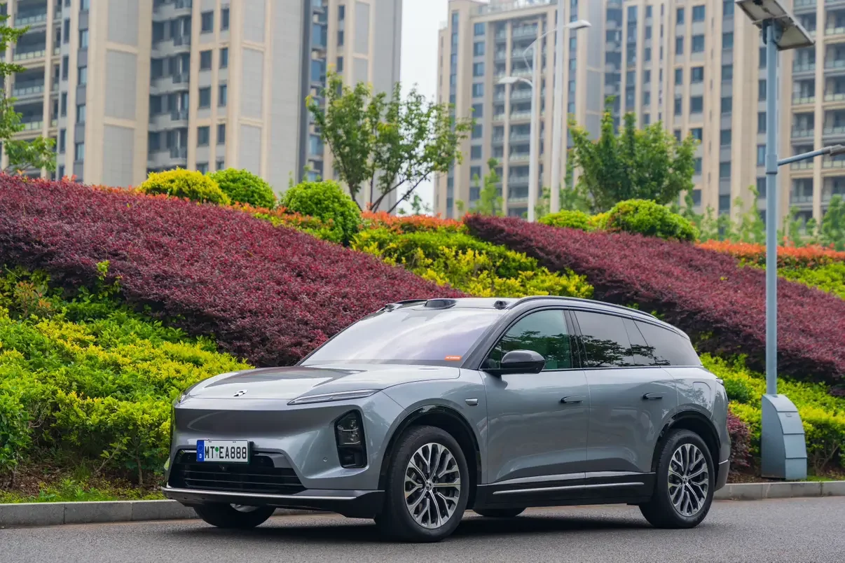NIO ES6