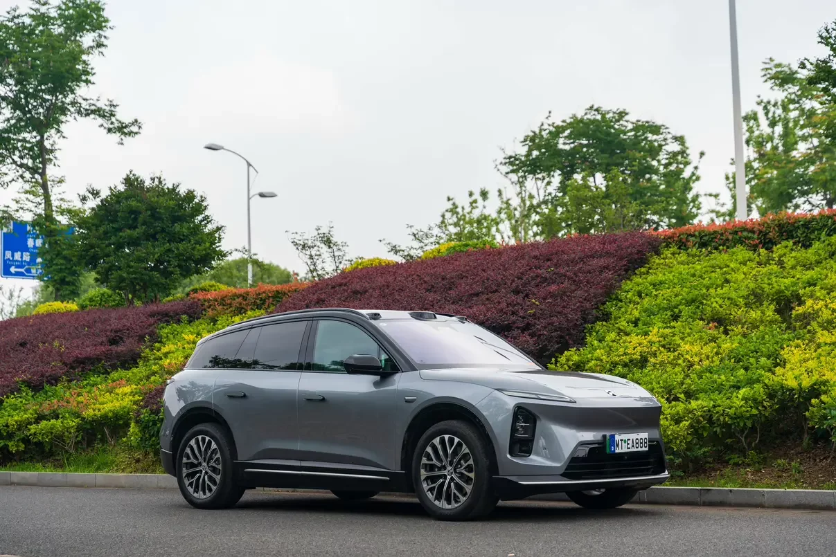 NIO ES6