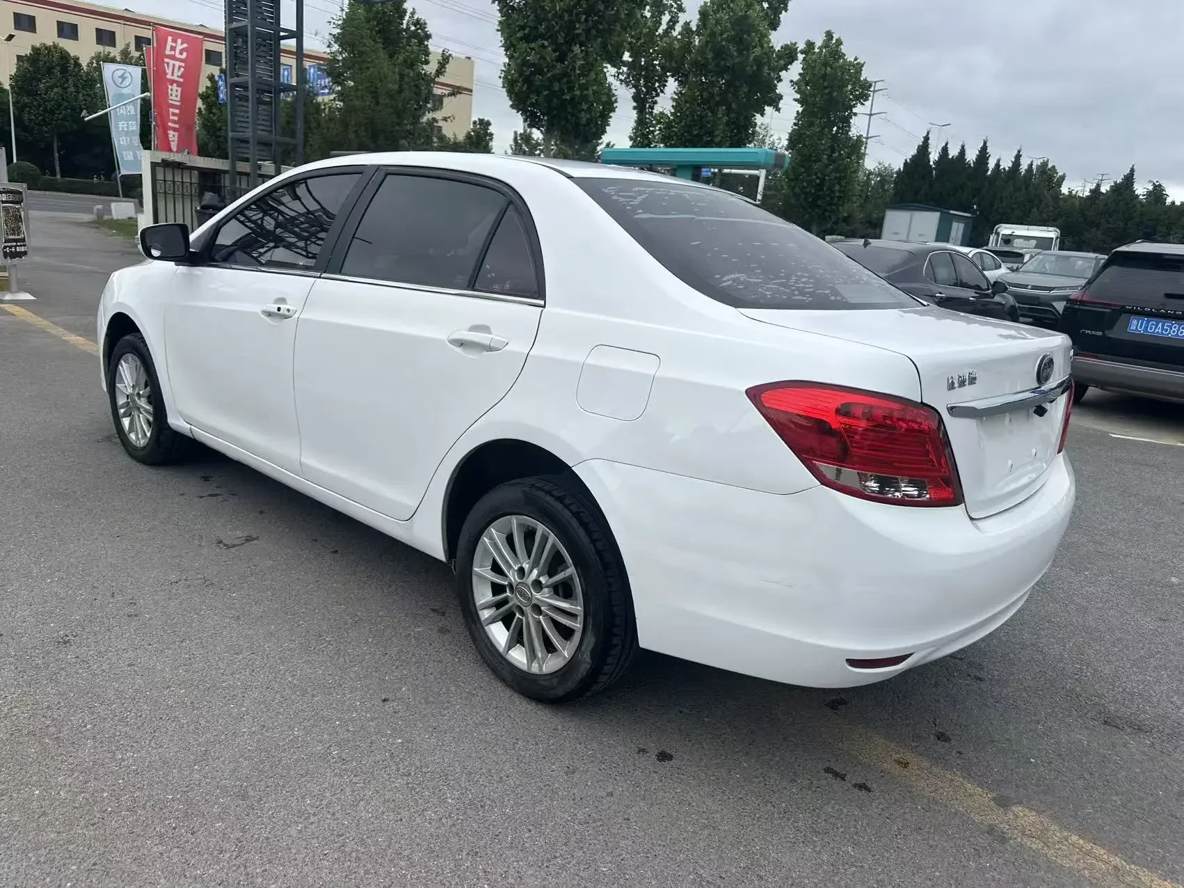 BYD e5