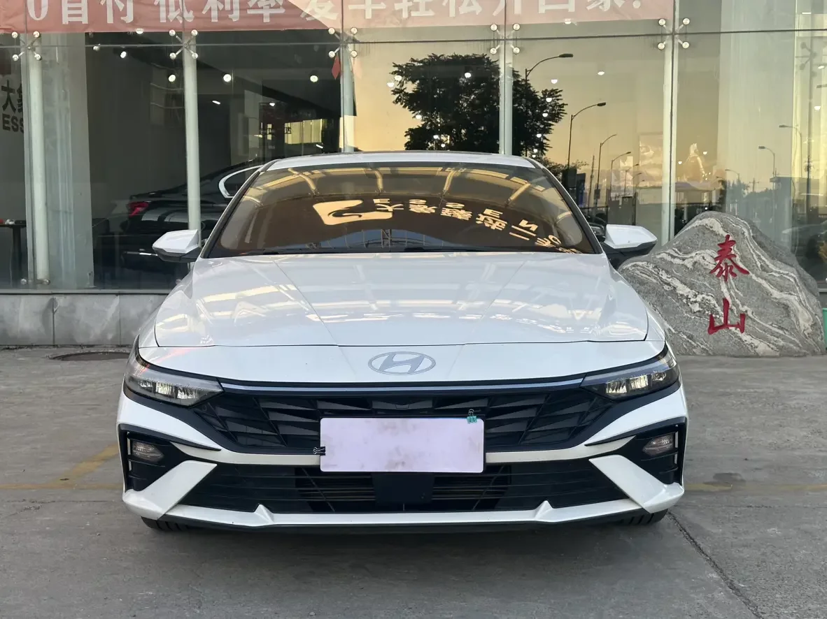 Hyundai Elantra