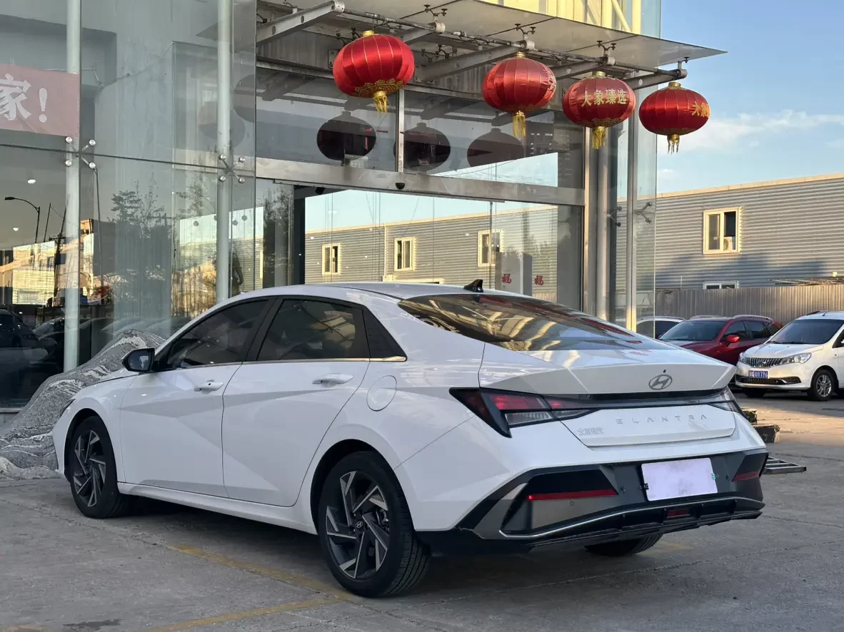 Hyundai Elantra
