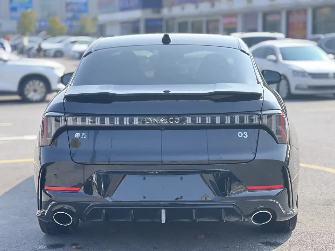 Lynk & Co 03