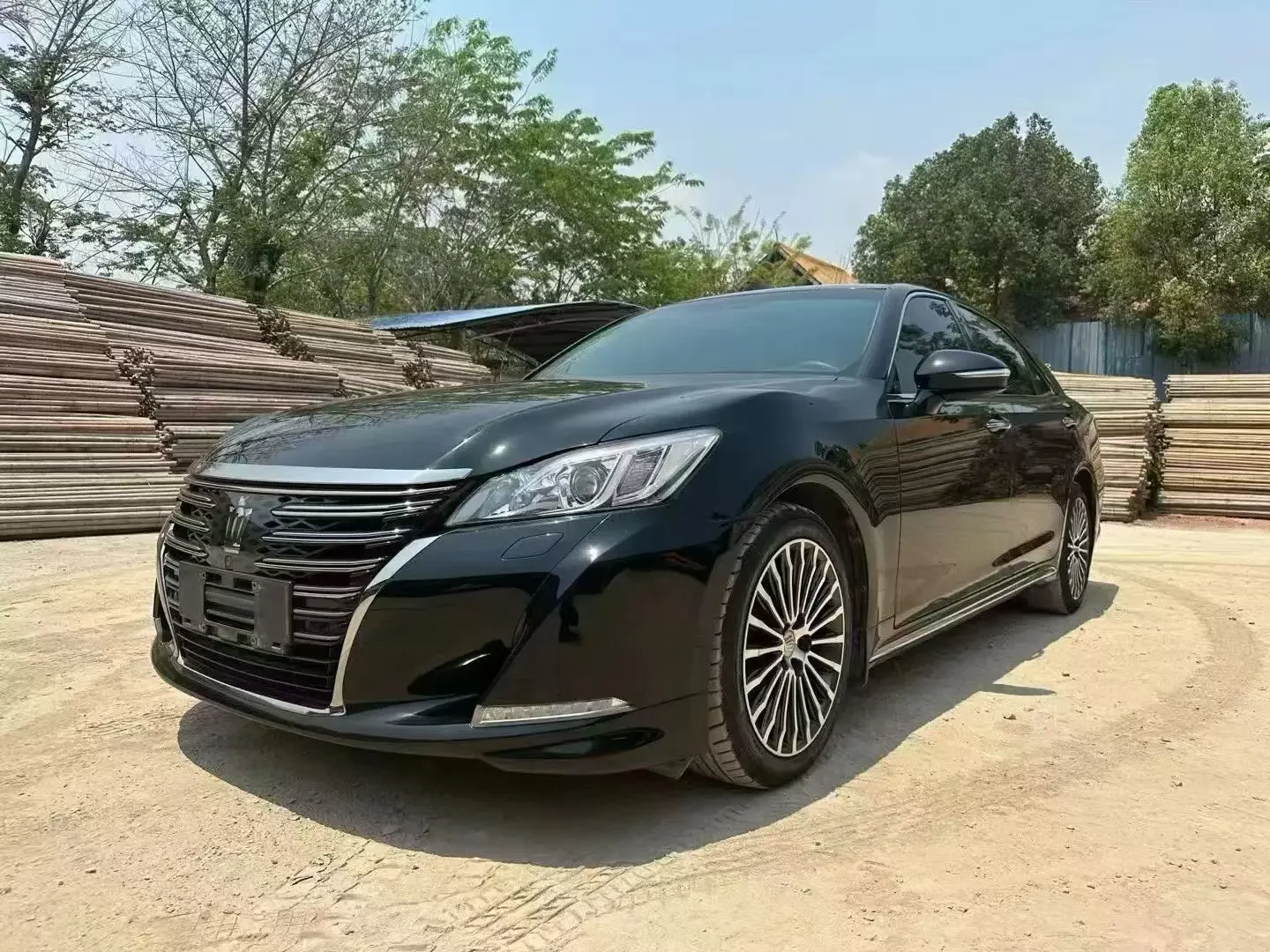 Toyota crown