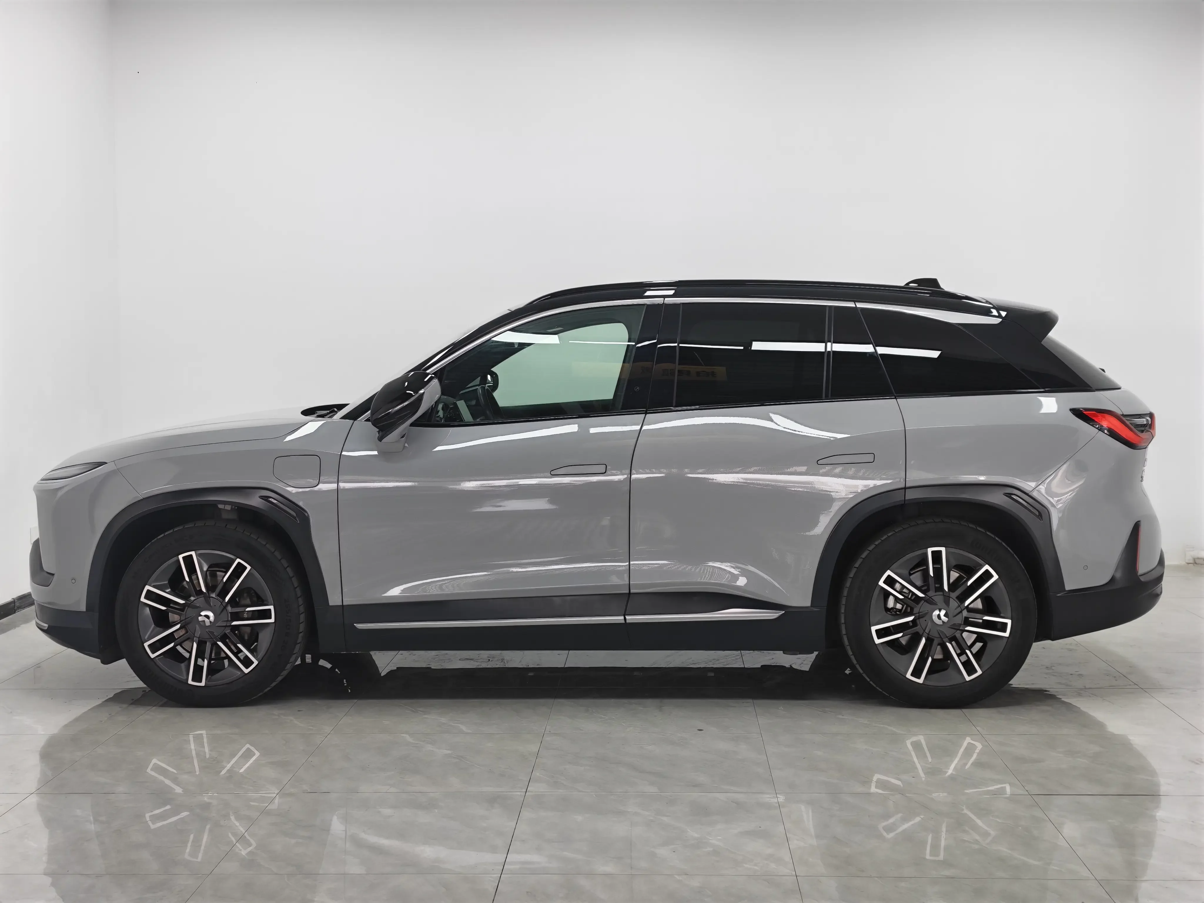 NIO ES6