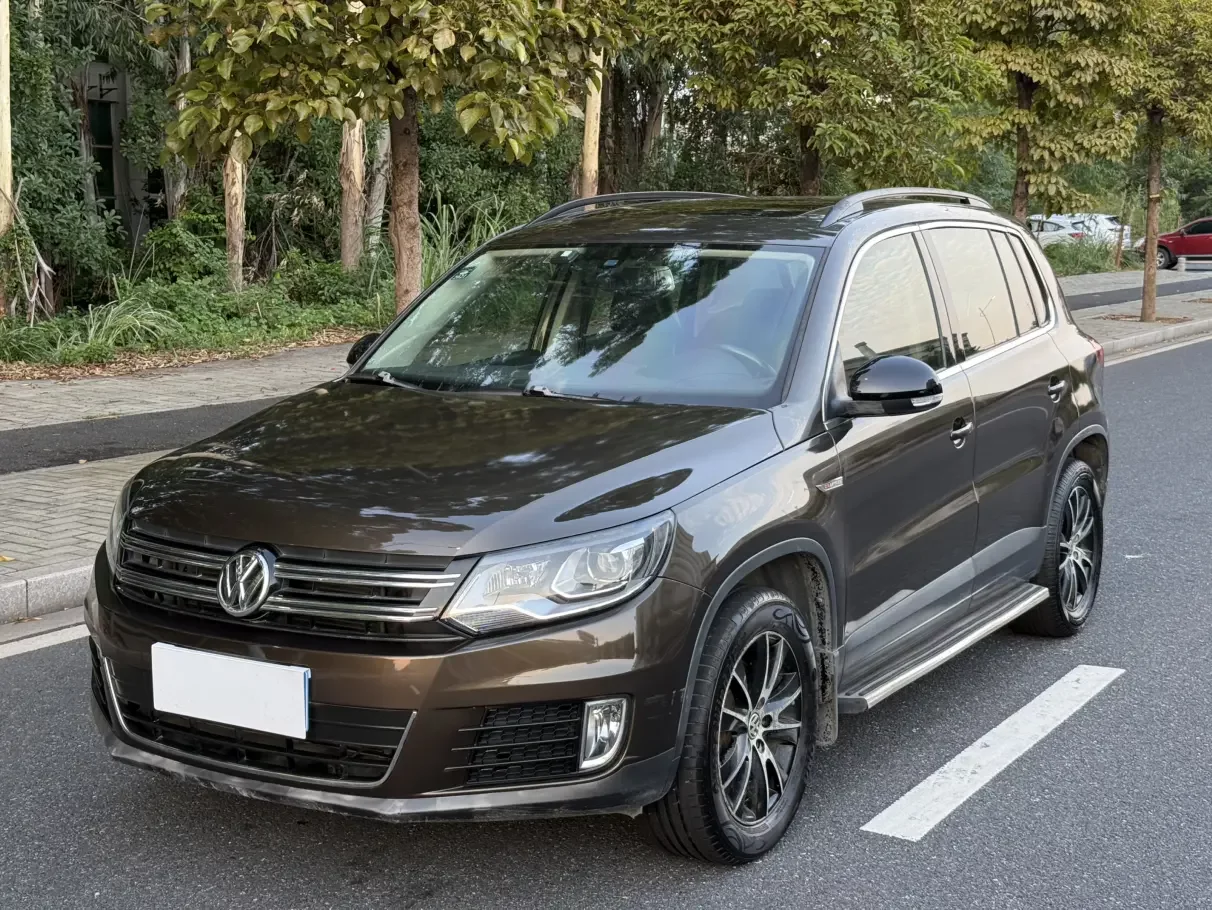 Volkswagen Tiguan (Tharu)
