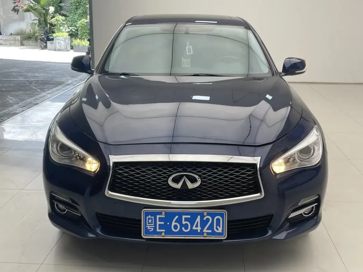 Infiniti Q50L