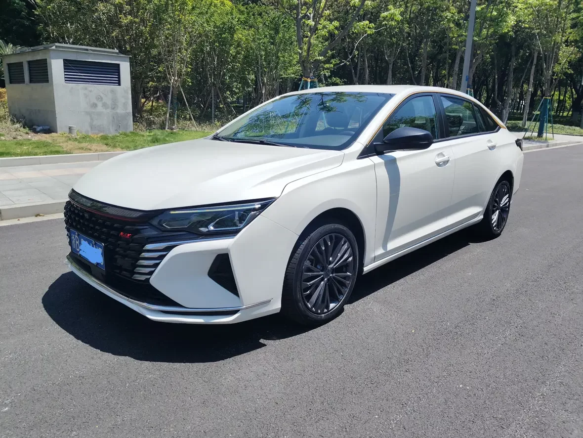 Dongfeng Yixuan MAX