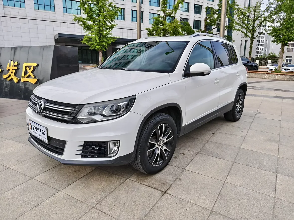 Volkswagen Tiguan (Tharu)