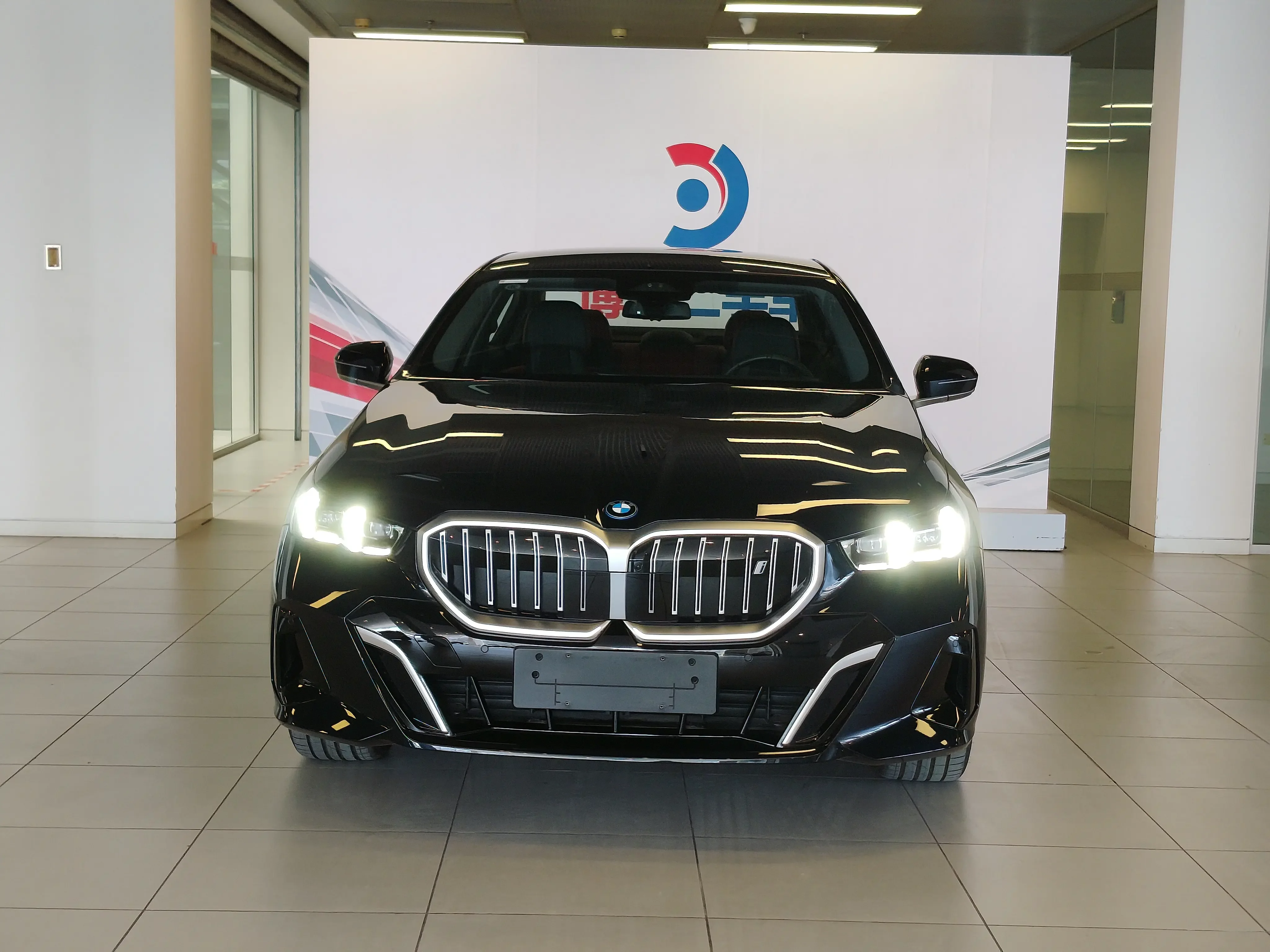 BMW i5