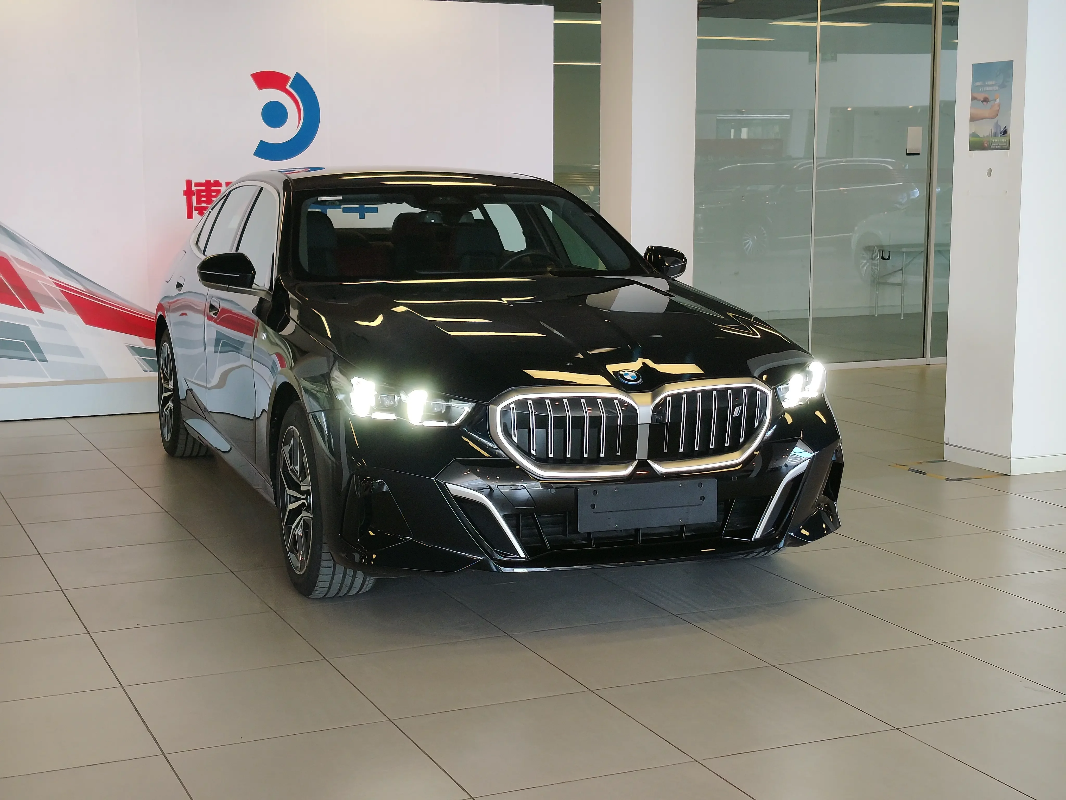 BMW i5