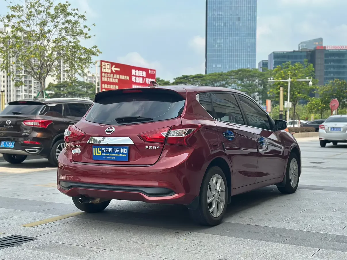 Nissan Tiida