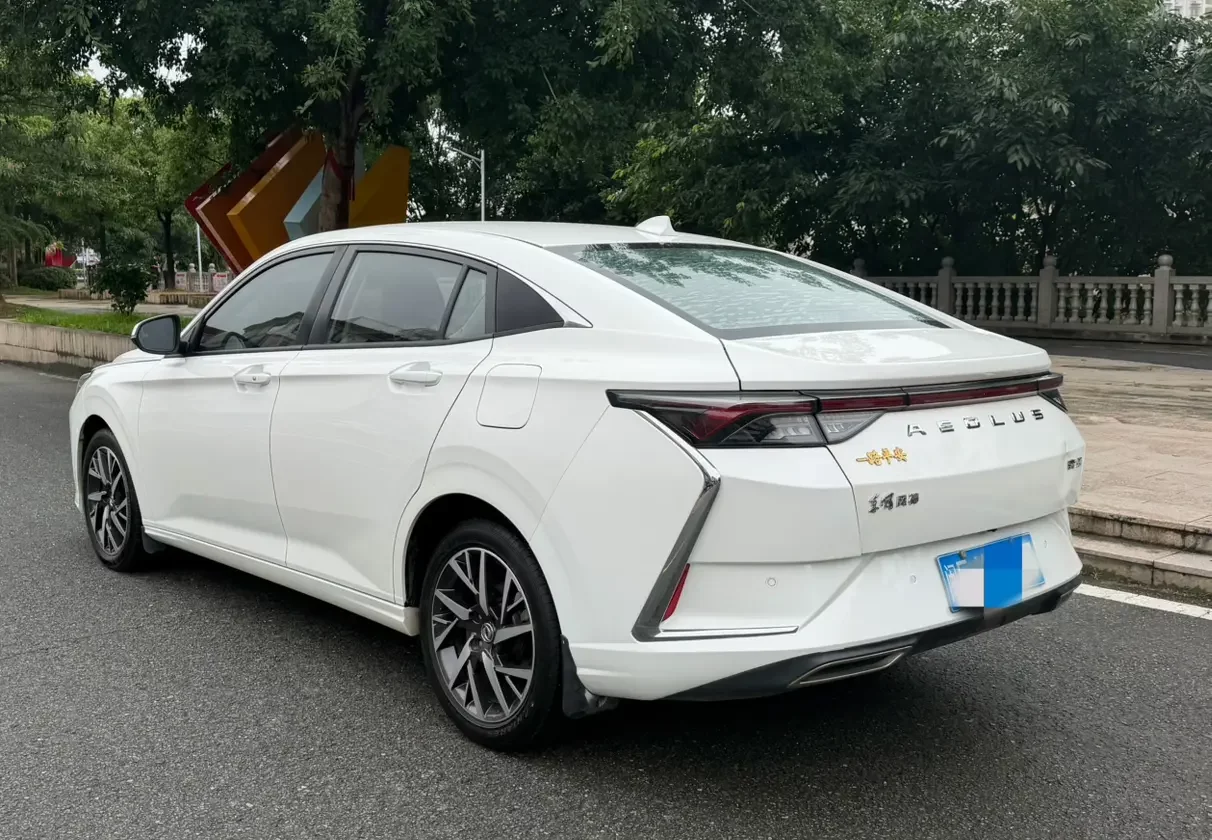 Dongfeng Yixuan