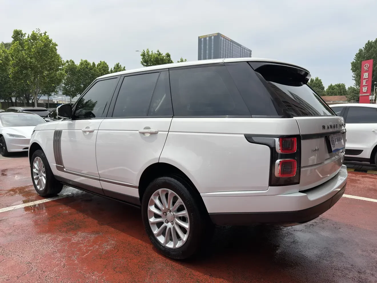 Land Rover range rover