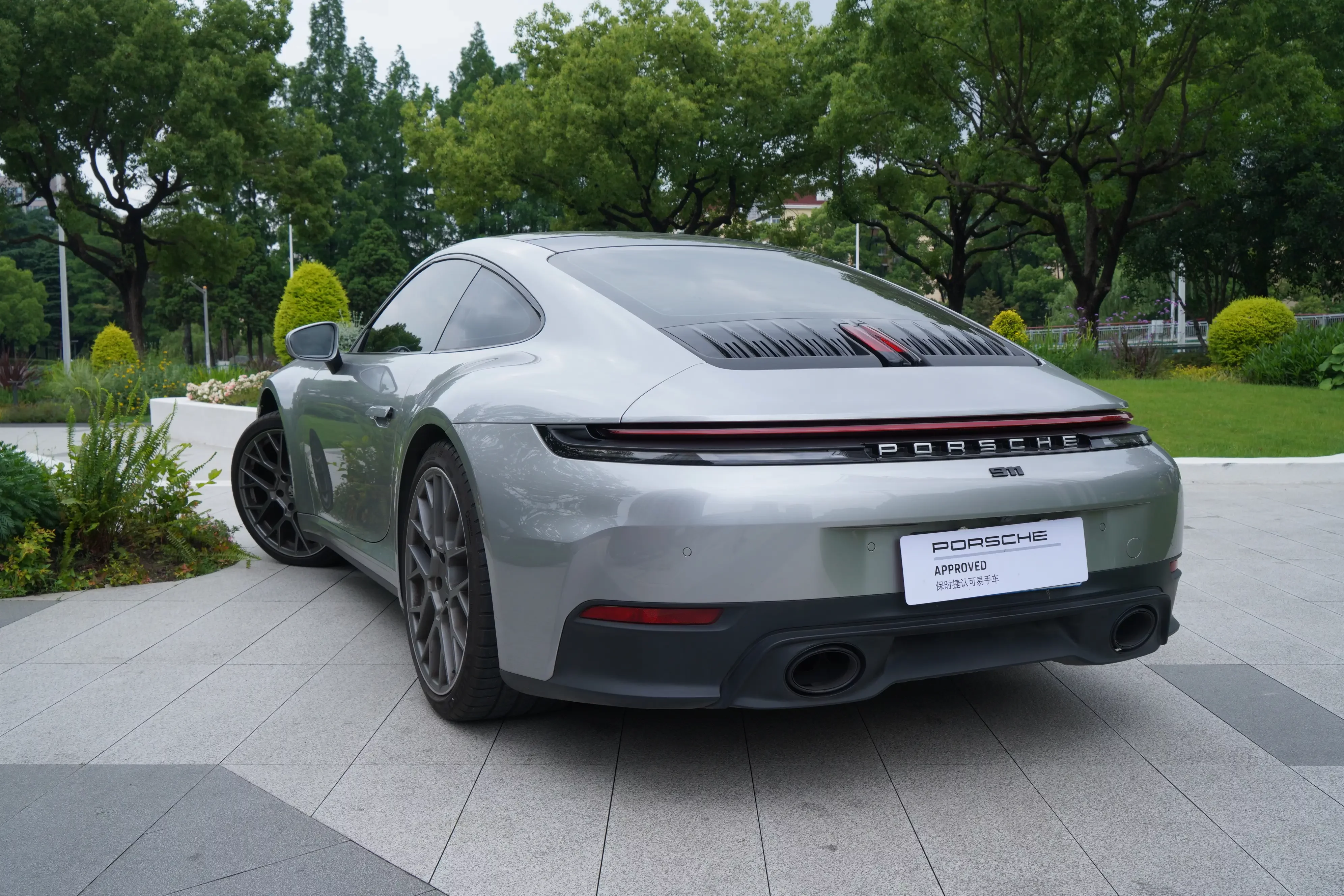 Porsche 911