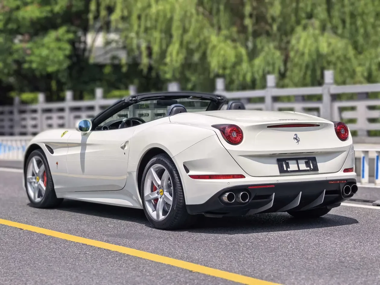 Ferrari California T