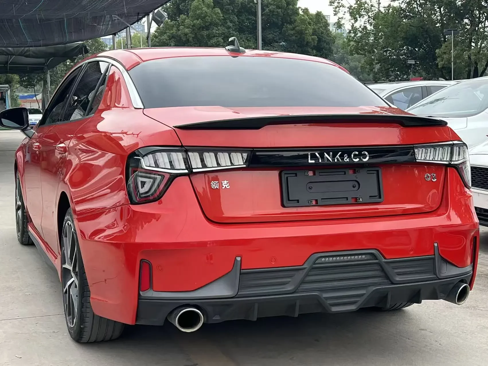 Lynk & Co 03