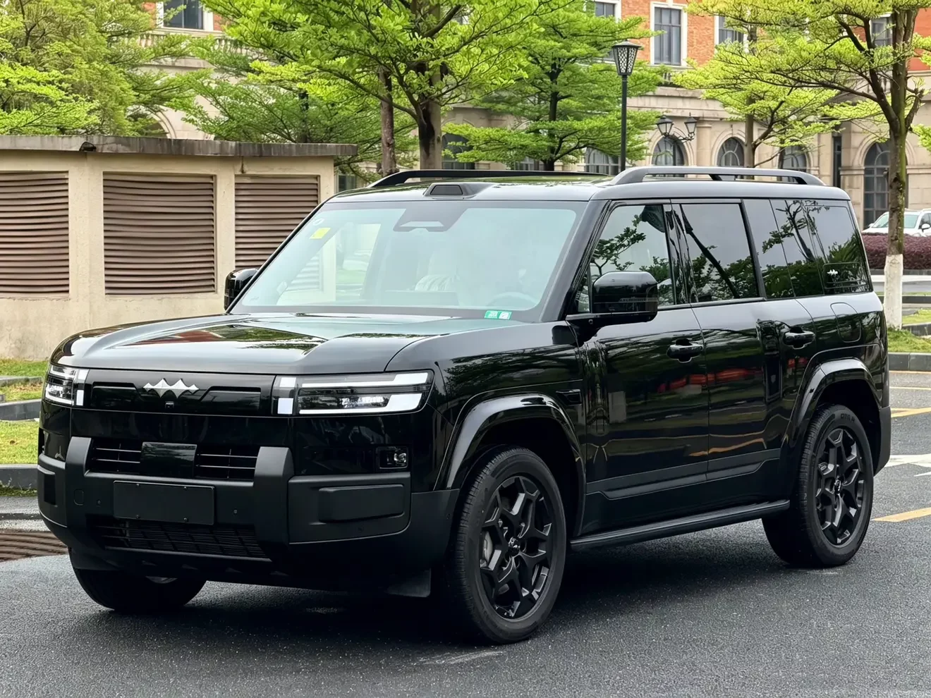 BYD Leopard Titanium 7 PHEV