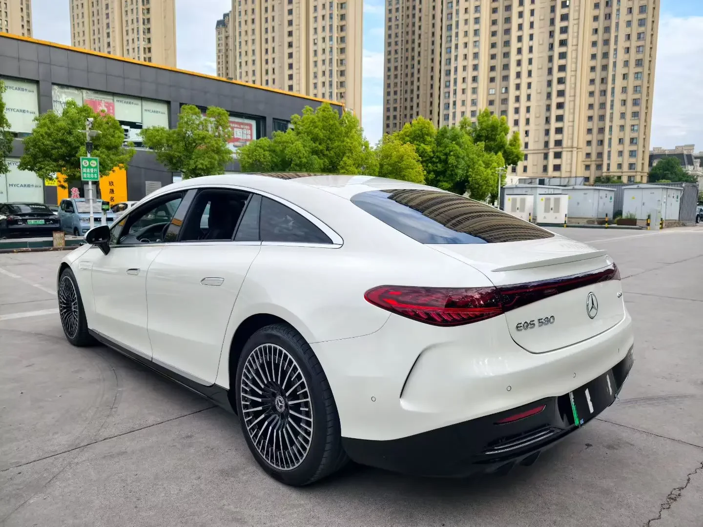 Mercedes-Benz EQS