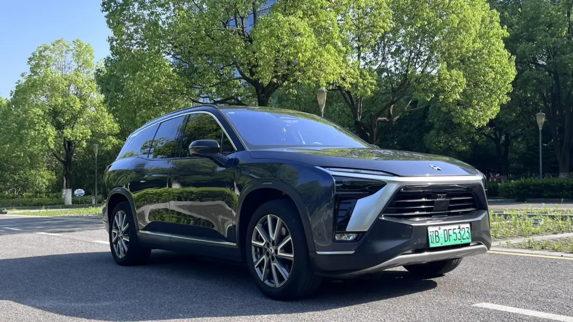 NIO ES8