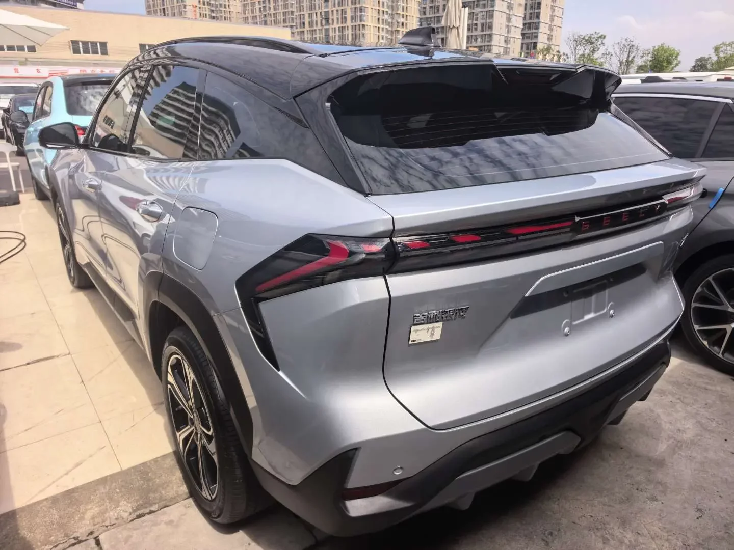 Geely Galaxy L7