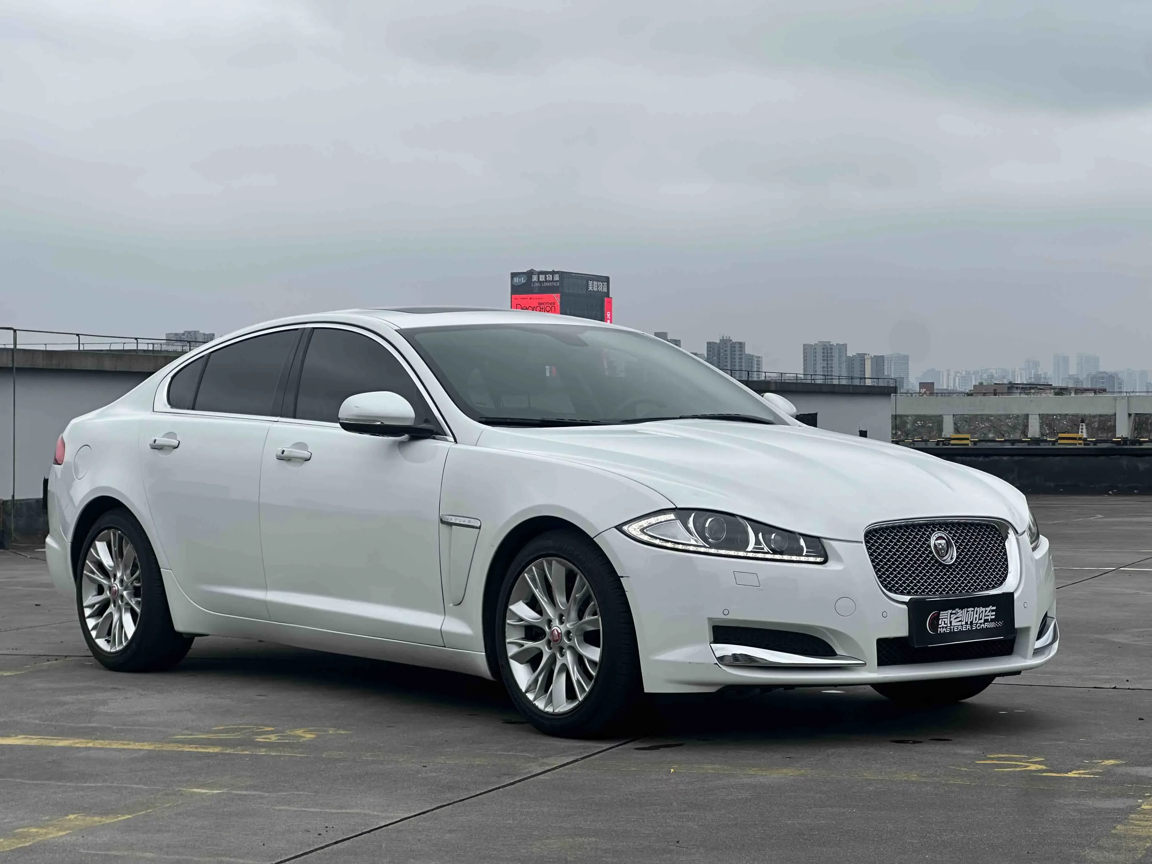 Jaguar XF