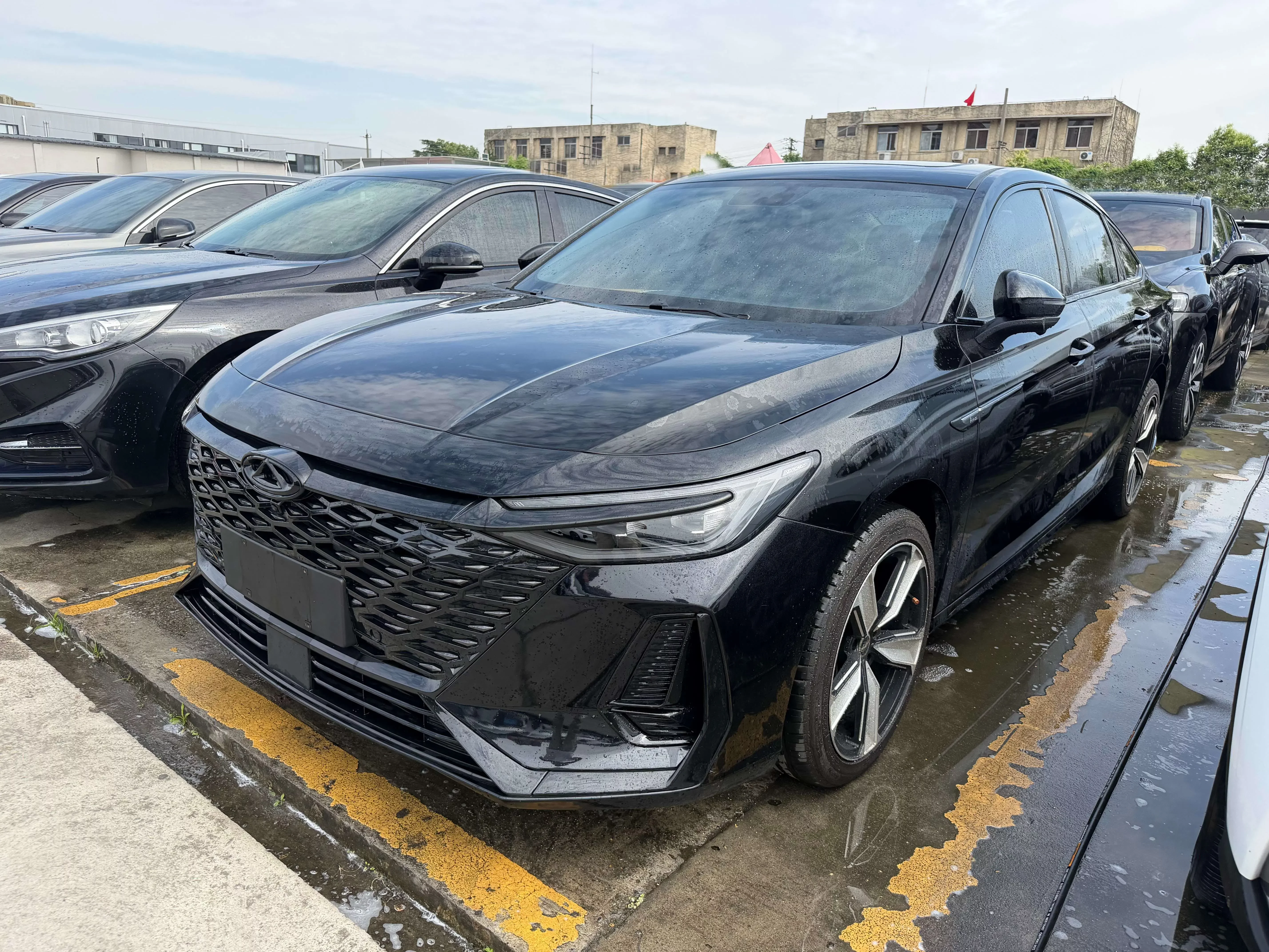 Chery Arrizo 8