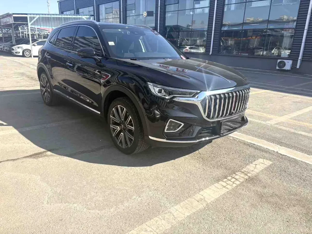 Hongqi HS5