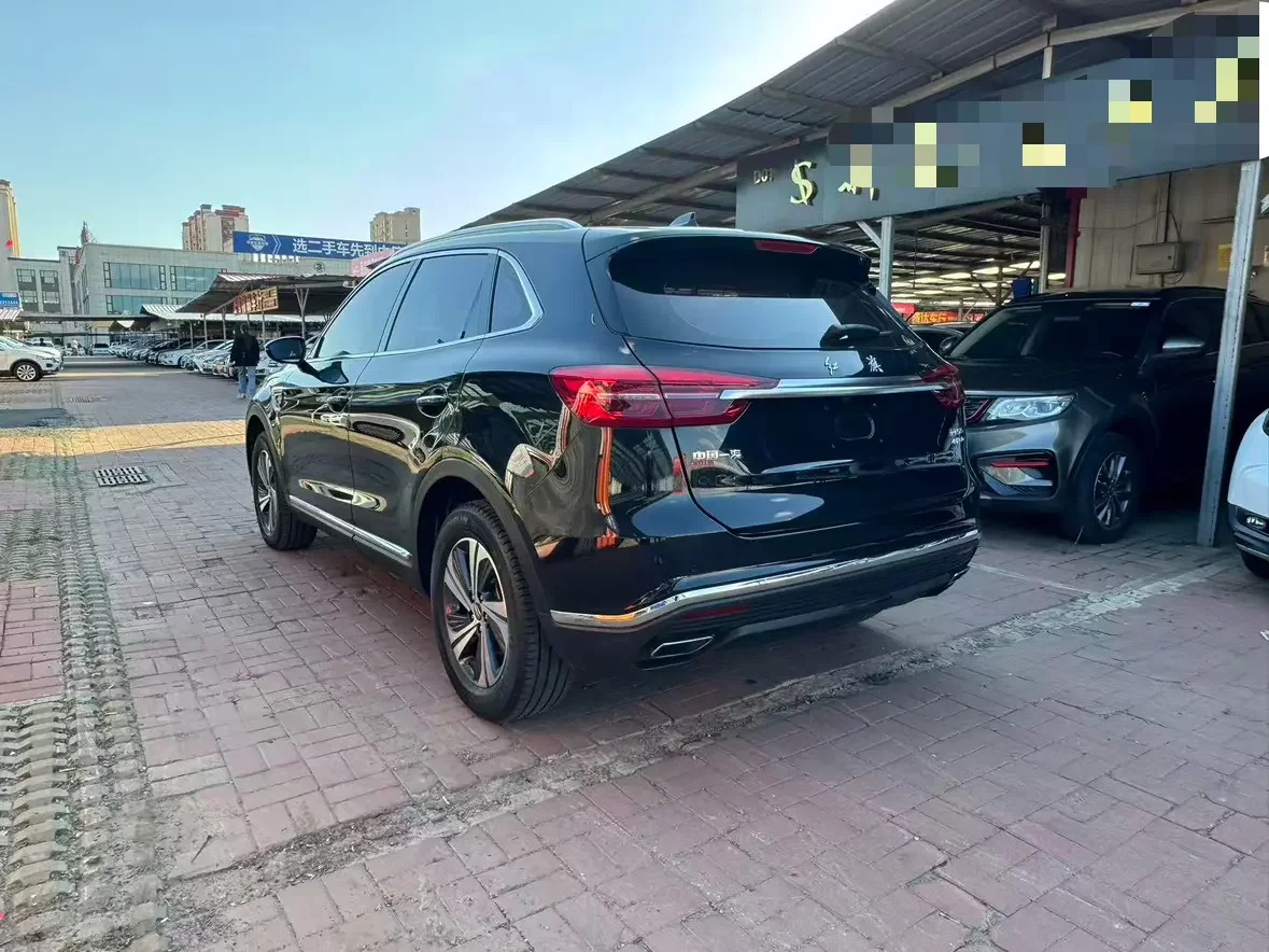 Hongqi HS5
