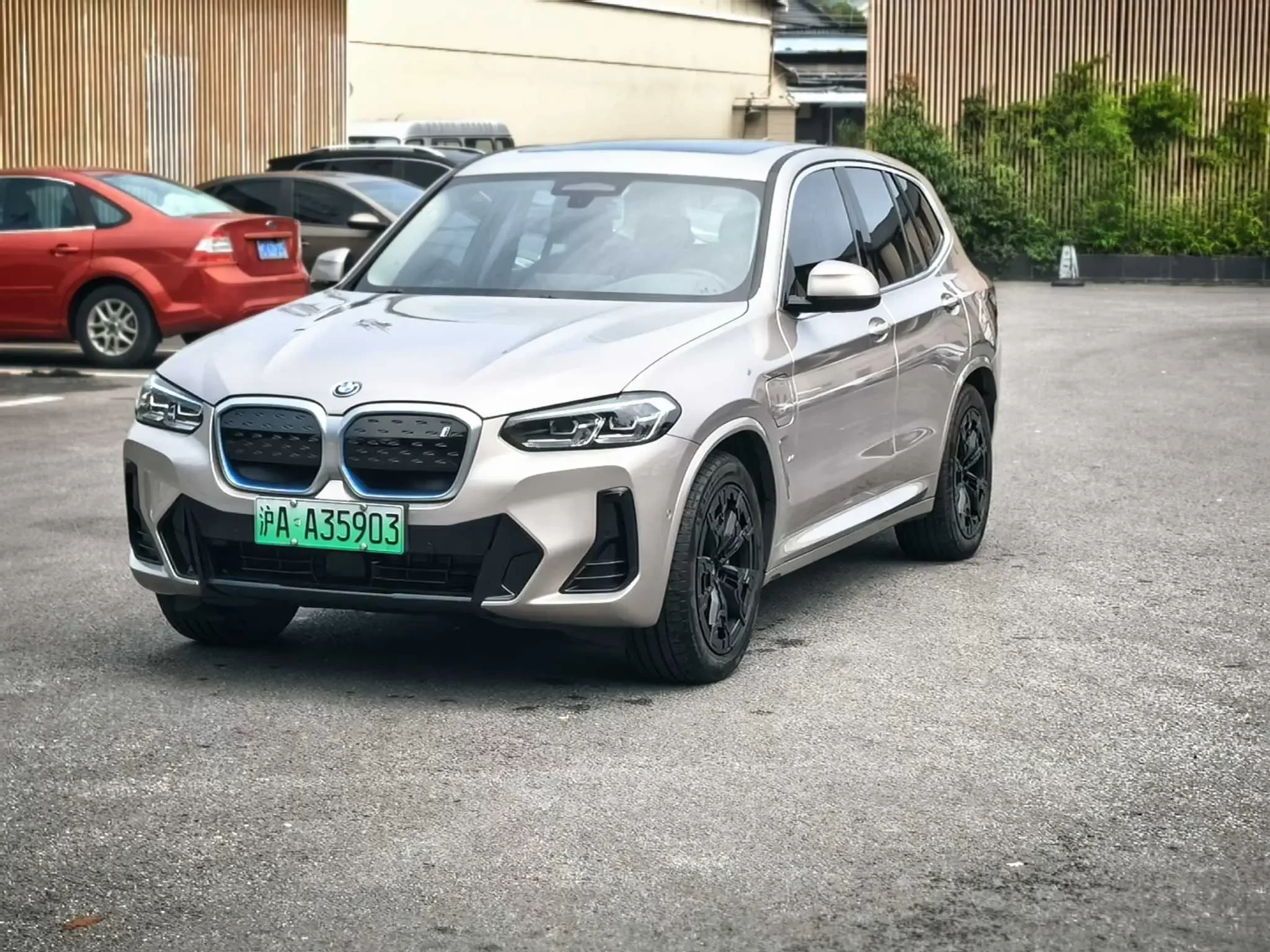 BMW iX3