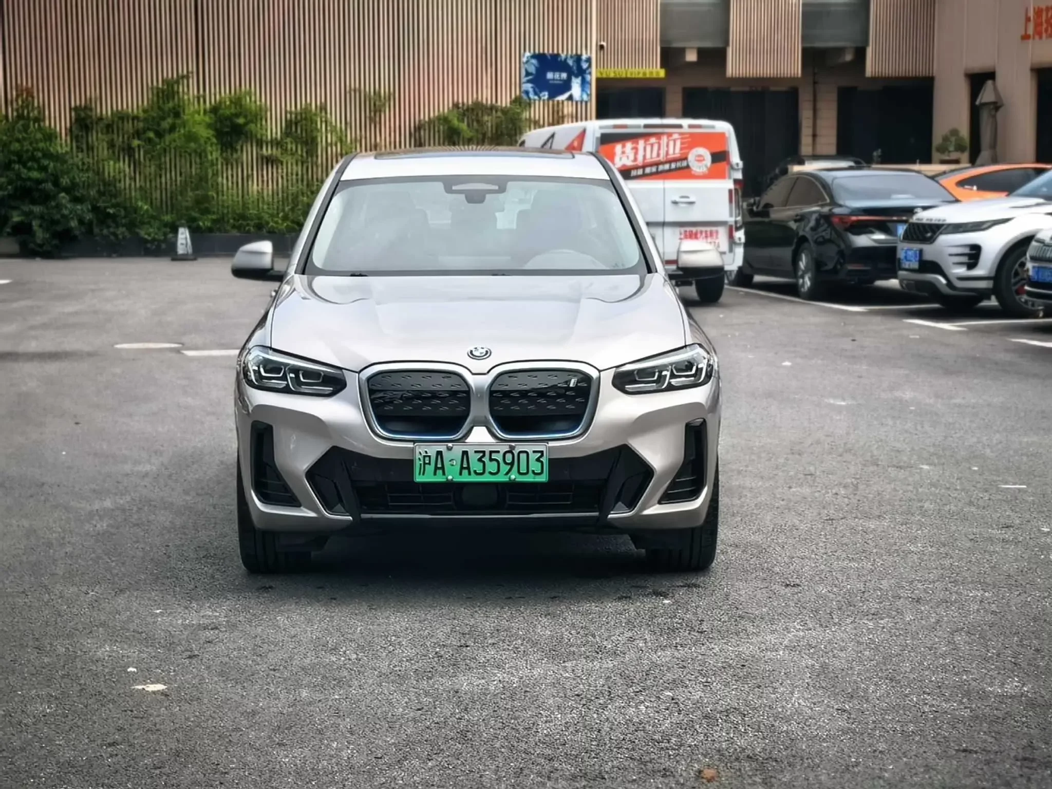 BMW iX3