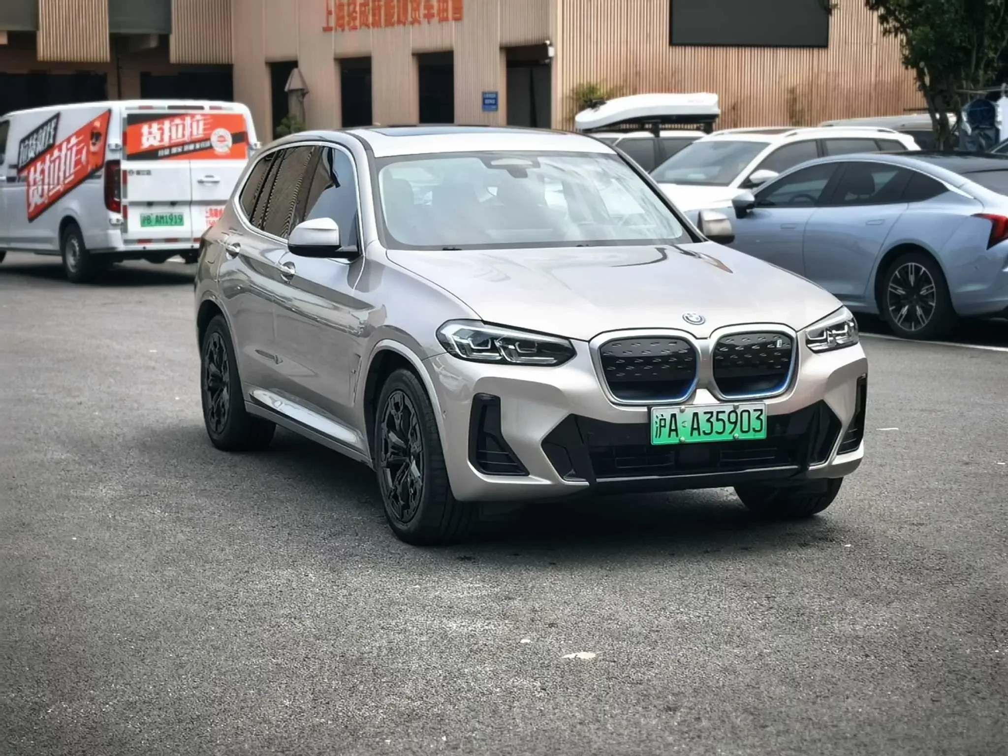 BMW iX3