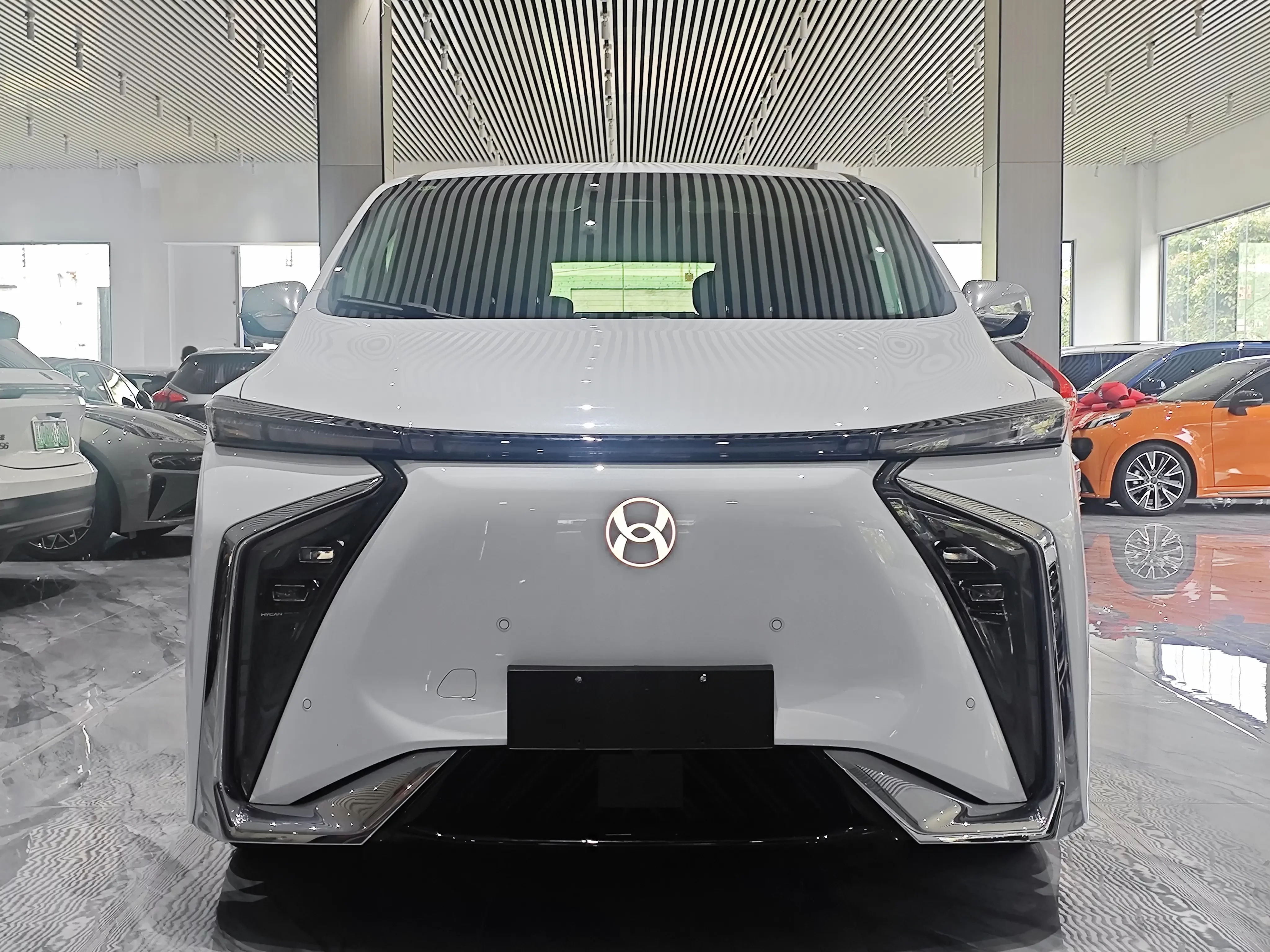 HYCAN Hechuang V09