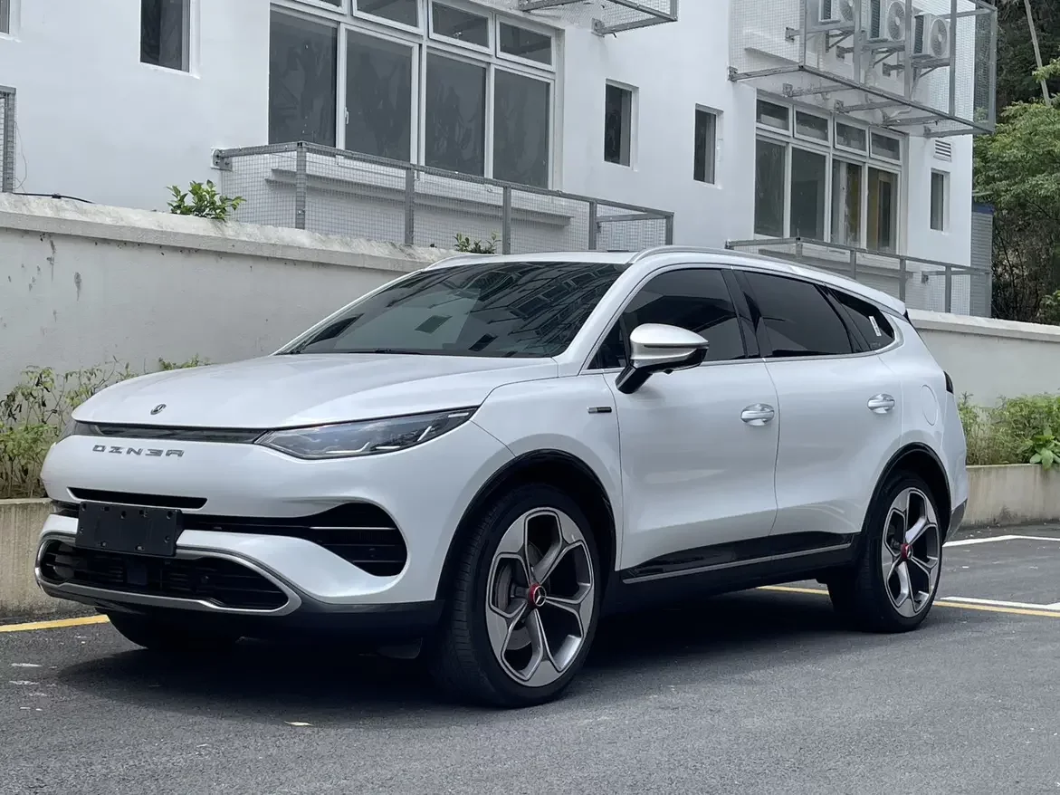 Denza X PHEV