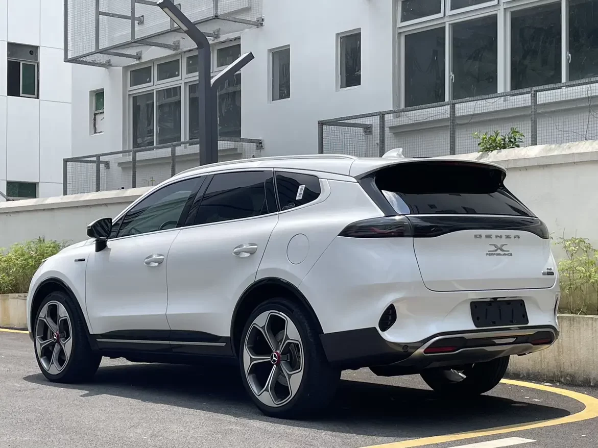 Denza X PHEV