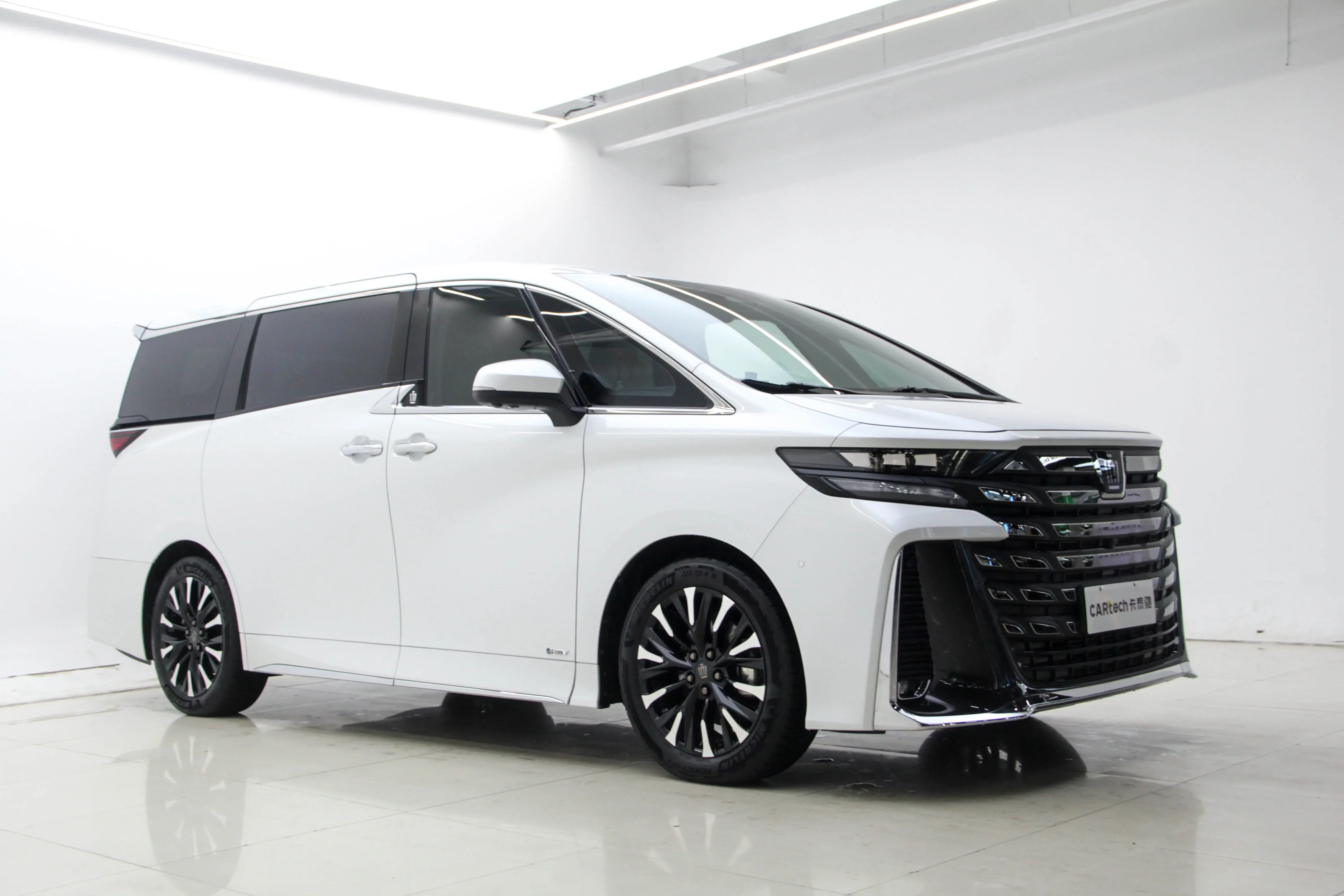 Toyota Crown Wellfire