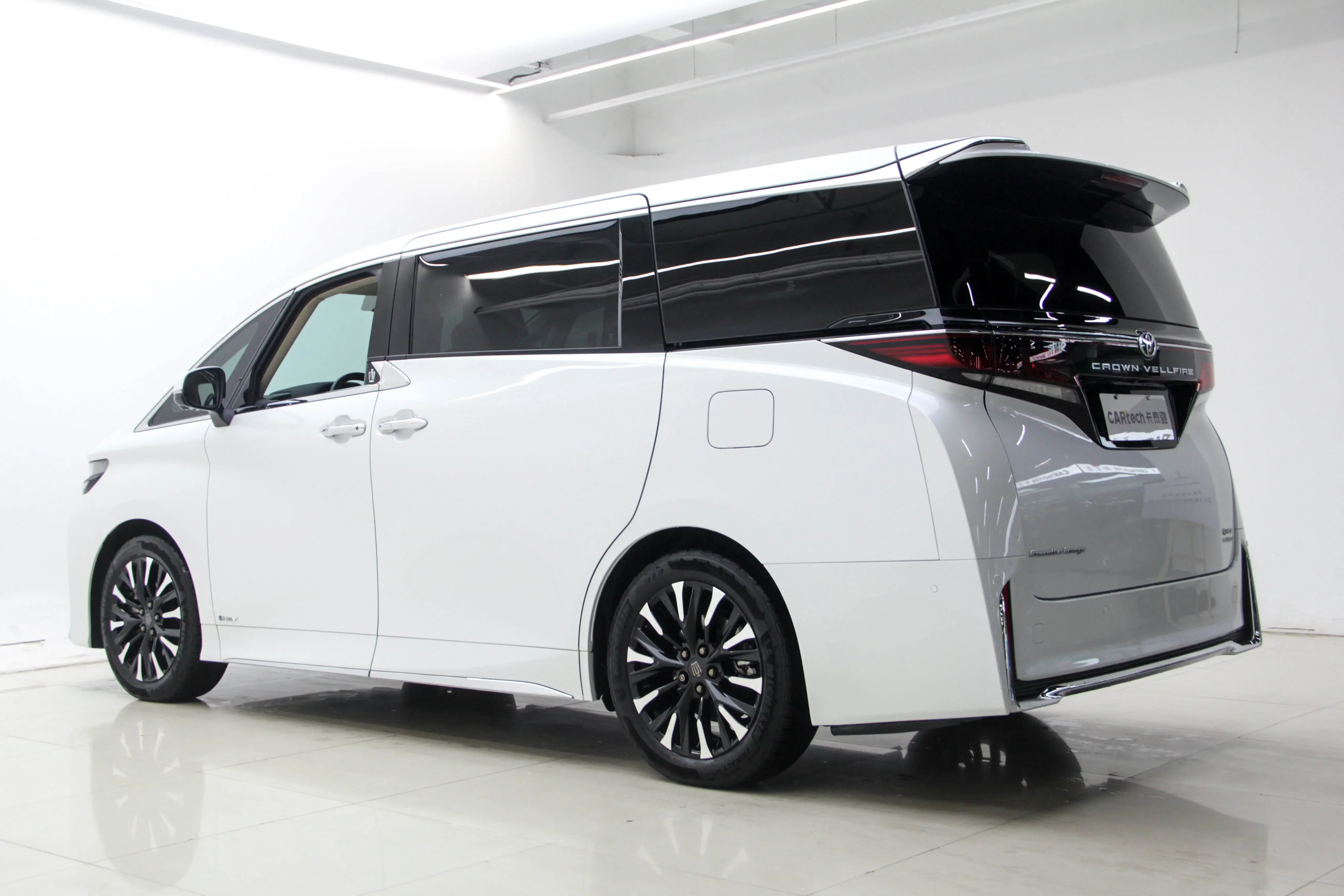Toyota Crown Wellfire