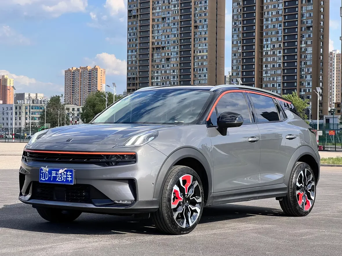 Lynk & Co 06