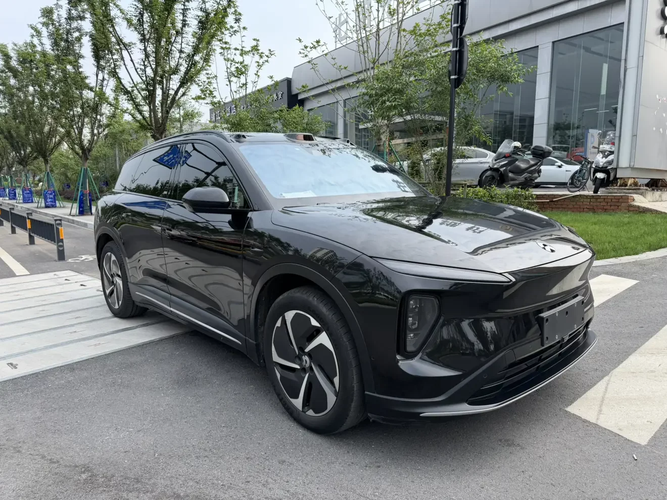 NIO ES6