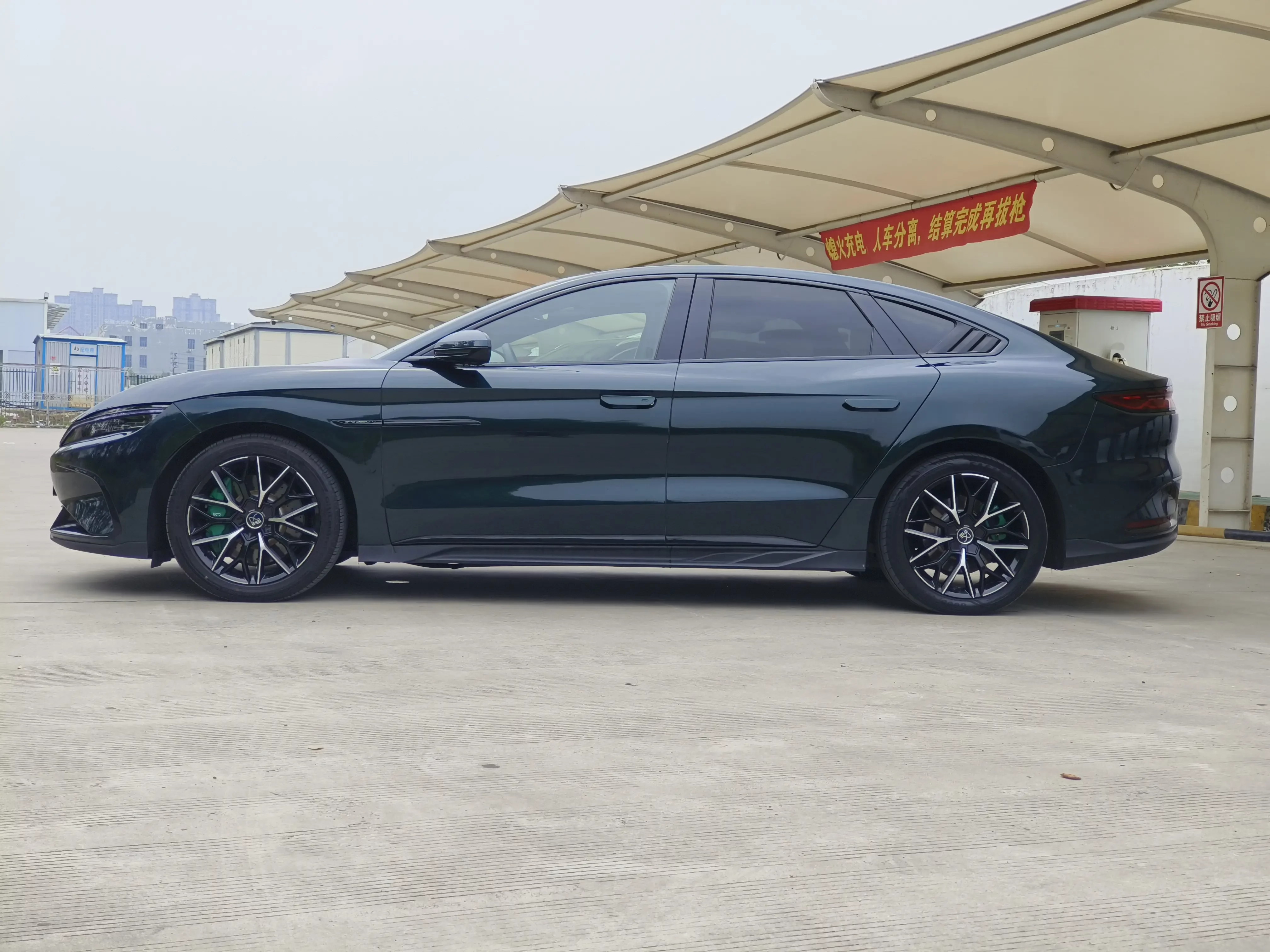BYD Han EV