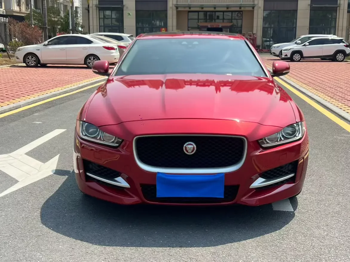 Jaguar XE