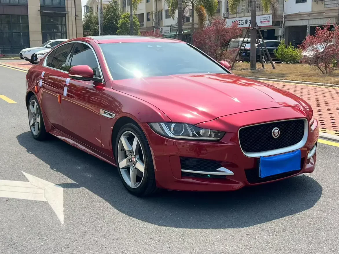 Jaguar XE