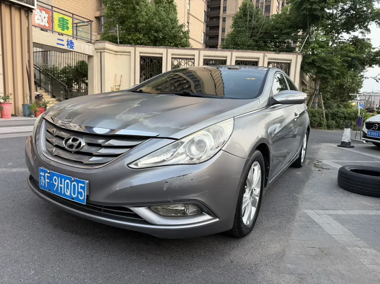 Hyundai sonata eight