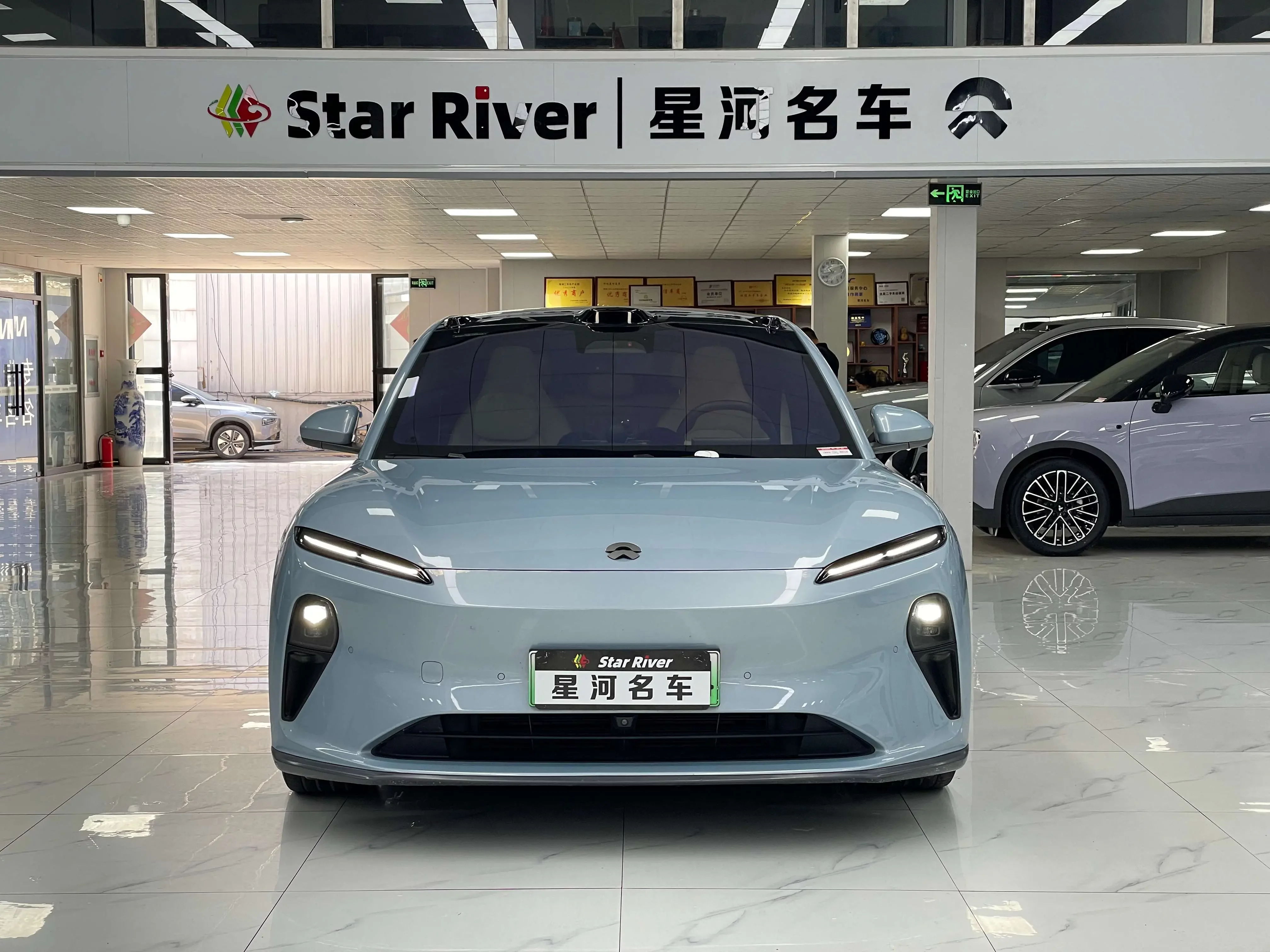 NIO ET5  из Китая