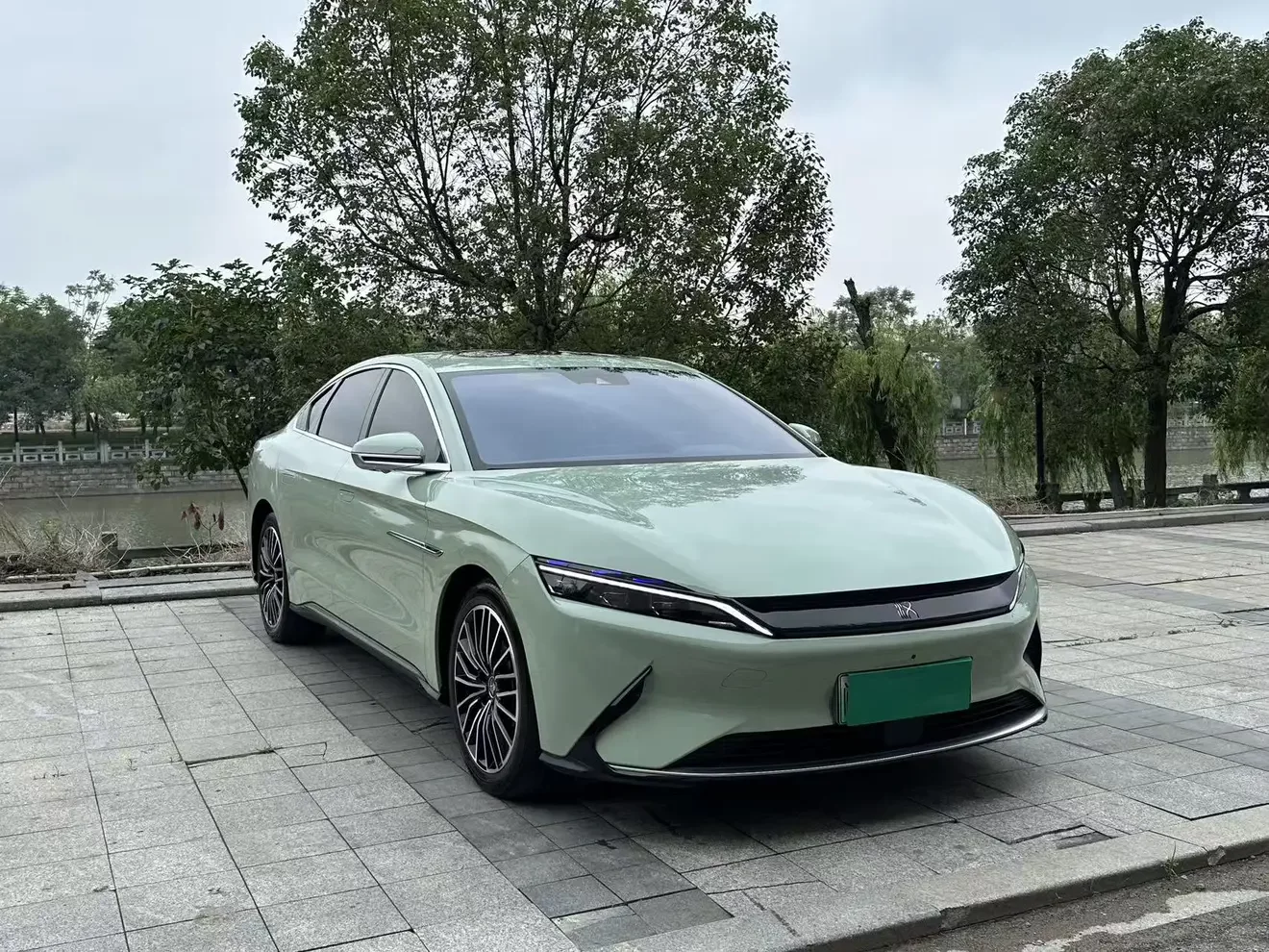 BYD Han EV