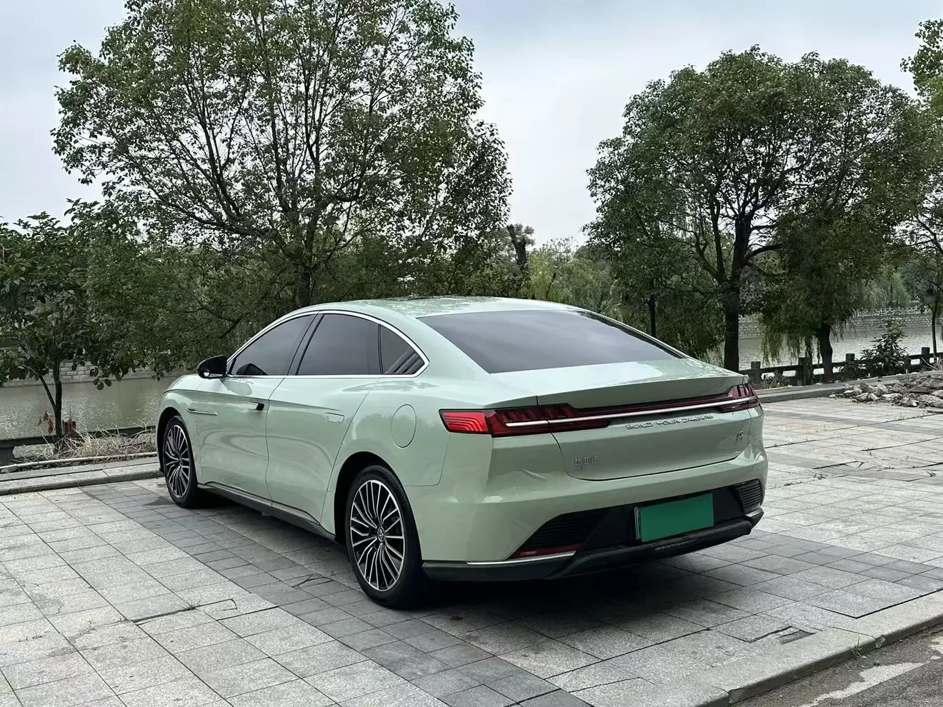 BYD Han EV